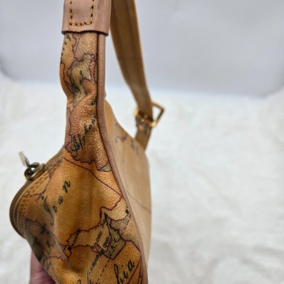 Alviero Geo Classic Waist Pouch - Picture 11 of 12